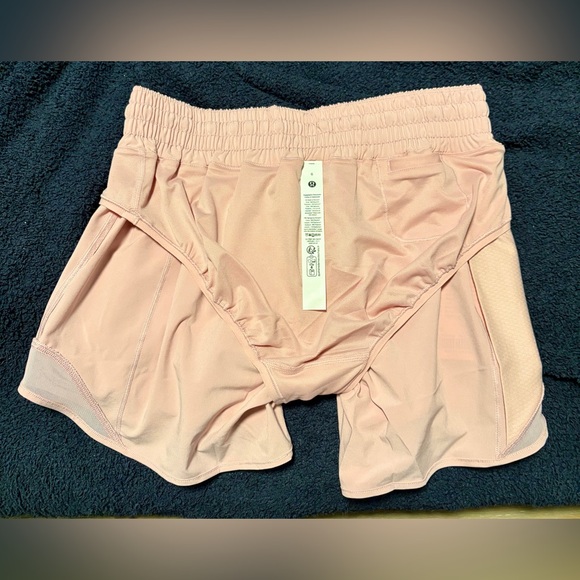 Lululemon Hottie Hit High Rise 4” Short in Pink Haze - Picture 14 of 15